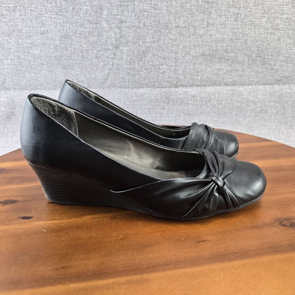 Black‎ Wedge Heels With Knotted Detail By B.O.C. Women's Size 10